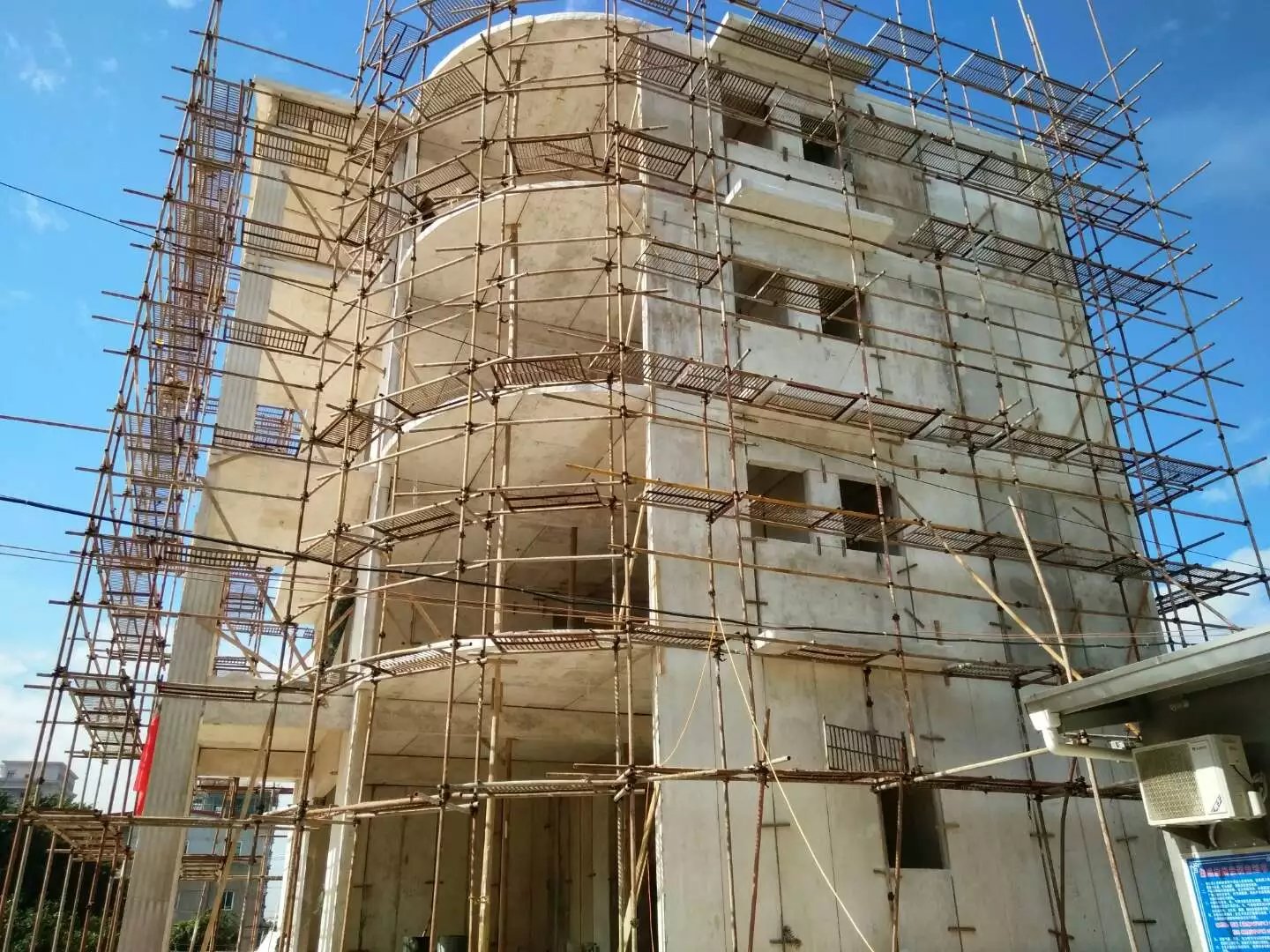 韶关星河绿色环保装配式建材在福建修建的五层别墅建筑
